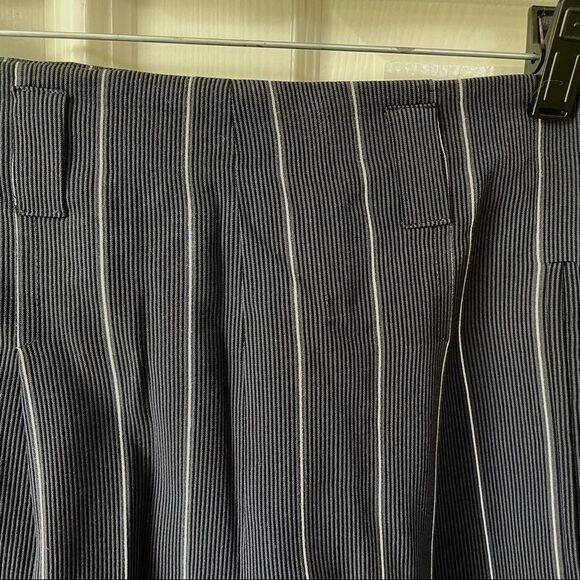 Laurèl blue shorts with white stripe - Picture 4 of 11